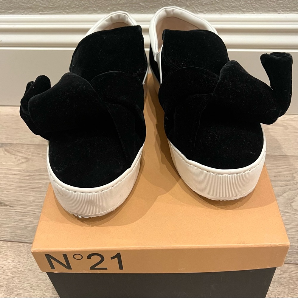 No 21 Black Velvet Platform Sneakers